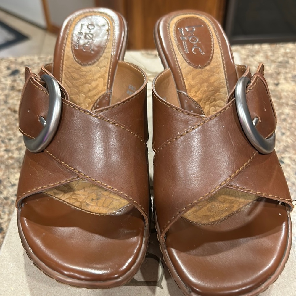 BOC brown sandals size 6